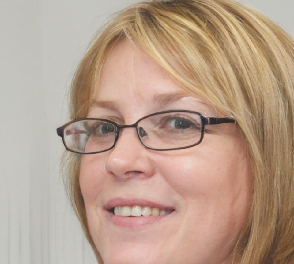Dr. Marie Dubois, Experte en psychologie financière